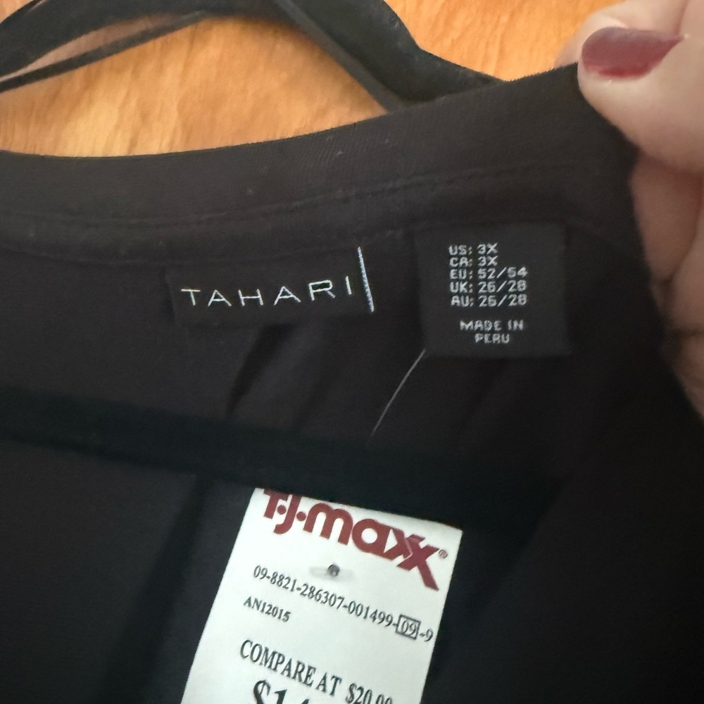 Black V-Neck Women's Top - Picture 3 of 3